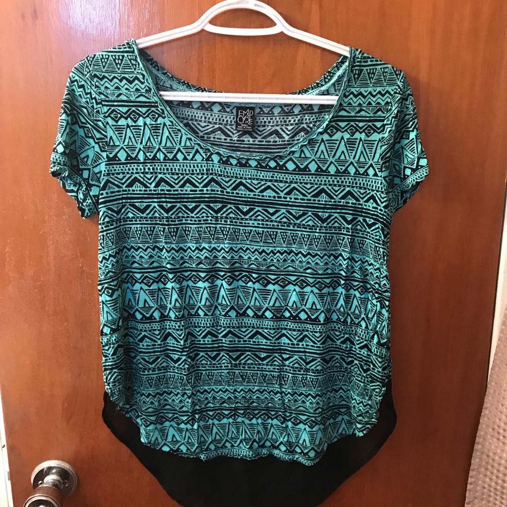 Geometric print top